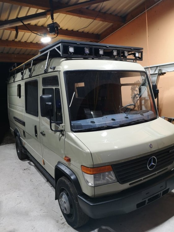 Kratki wentylacyjne Mercedes Vario ( 2szt / komplet ).jpg