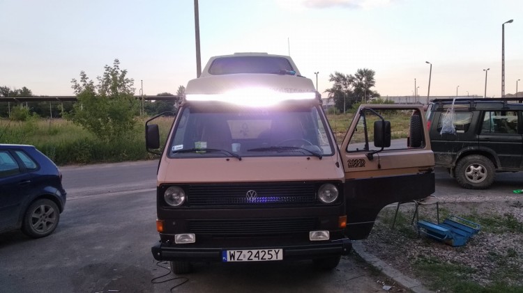 Mocowanie LED-bar 52'' VW T3 / T25.jpg