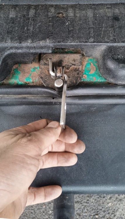Dystans do tylnej klapy VW T4/T5/T6.jpg