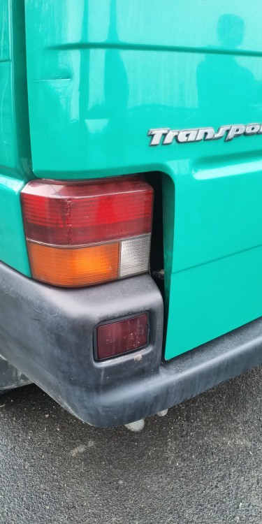 Dystans do tylnej klapy VW T4/T5/T6.jpg