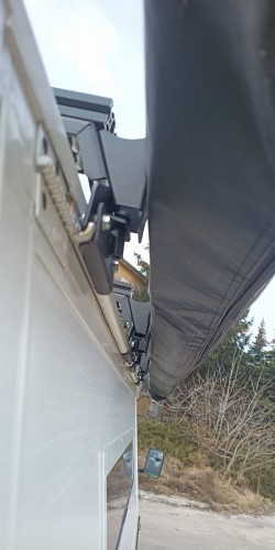 Accessory handle - roof low rack brackets v1.jpg