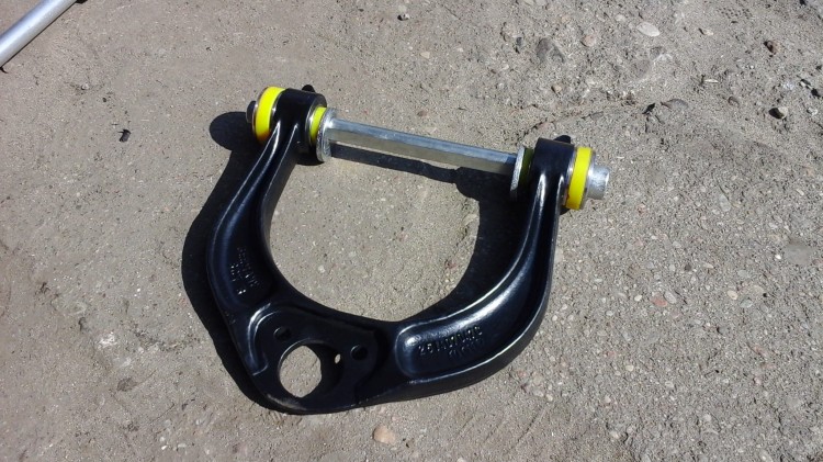 Tuleje górnego przedniego wahacza vw T3 251407077.jpg