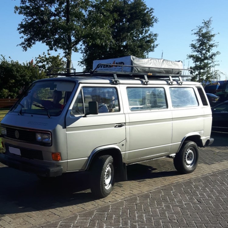 ŁAPA Bagażnika 169HD VW T2 / T3 Bus.jpg